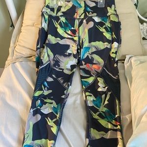 multicolor floral leggings. size XS